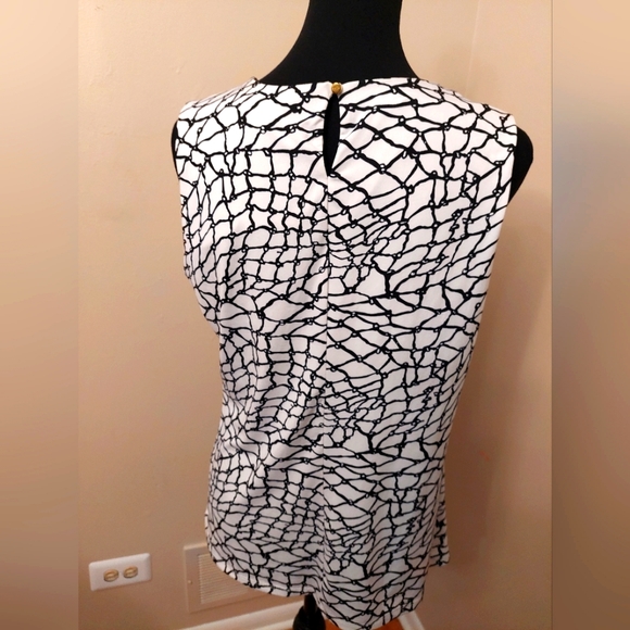 BCBGMaxAzaria Short Sleeve Top - Picture 5 of 10